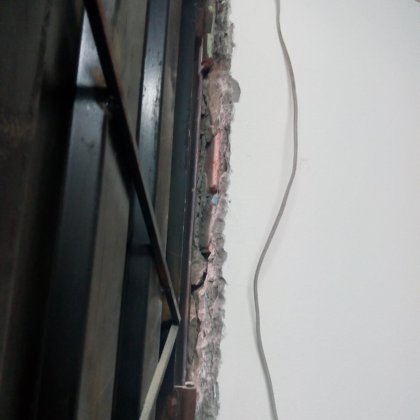 falta de cobertura en los vanos de las puertas